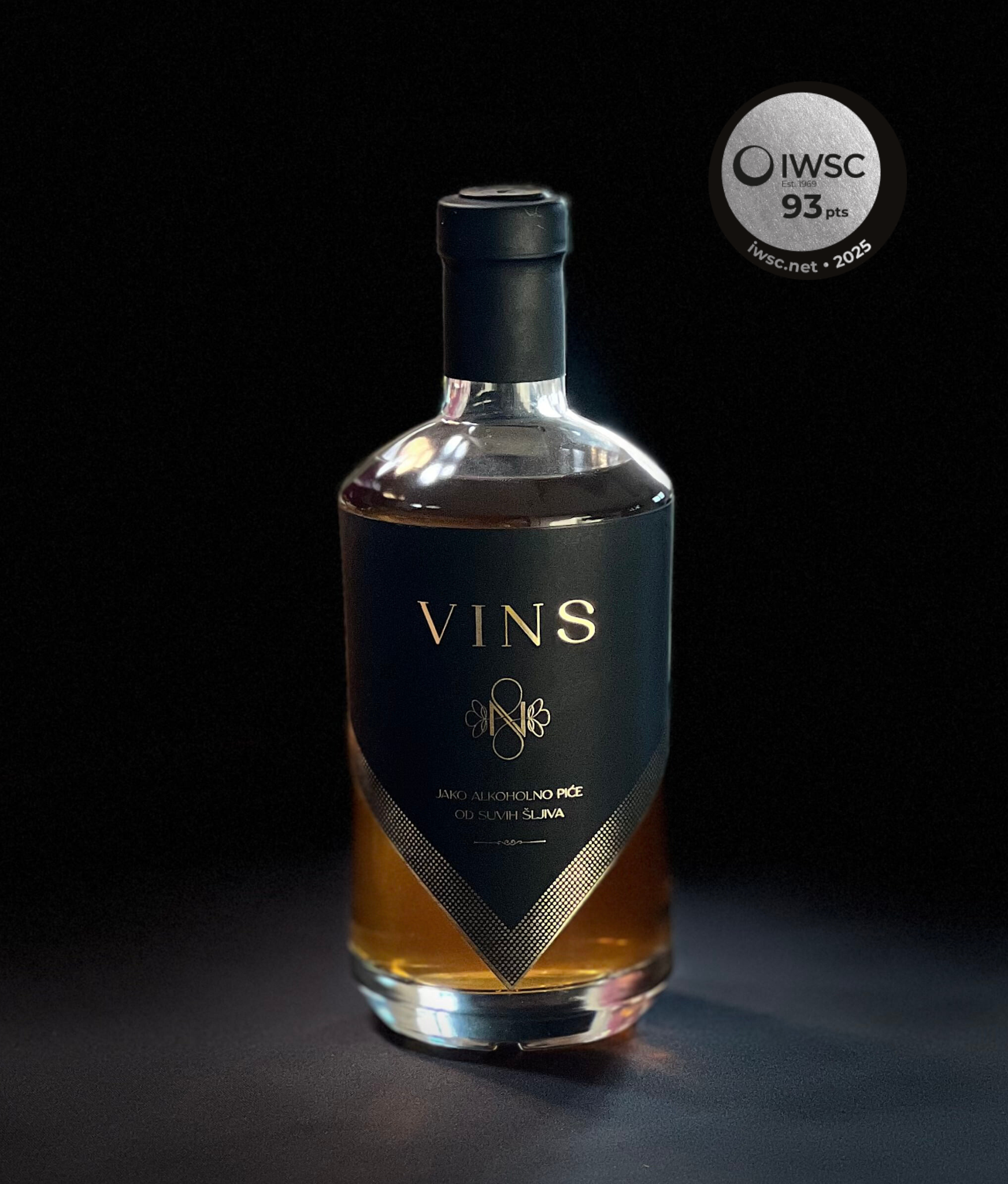 VINS rakija od suvih šljiva 0.7L – premium boce i etiketa